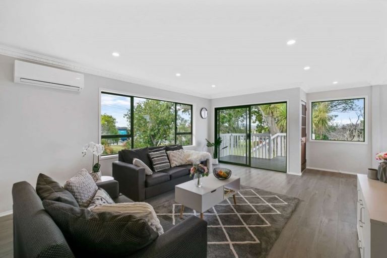 Photo of property in 2/42 Raleigh Road, Northcote, Auckland, 0627