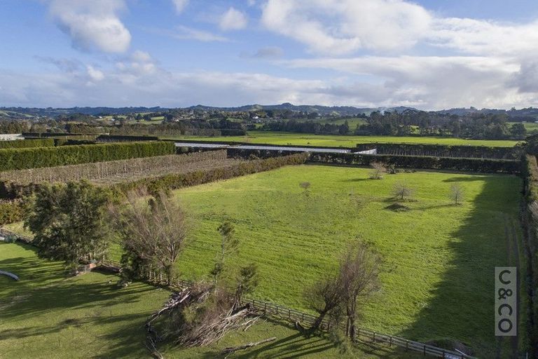 Photo of property in 138 Taupaki Road, Taupaki, 0782