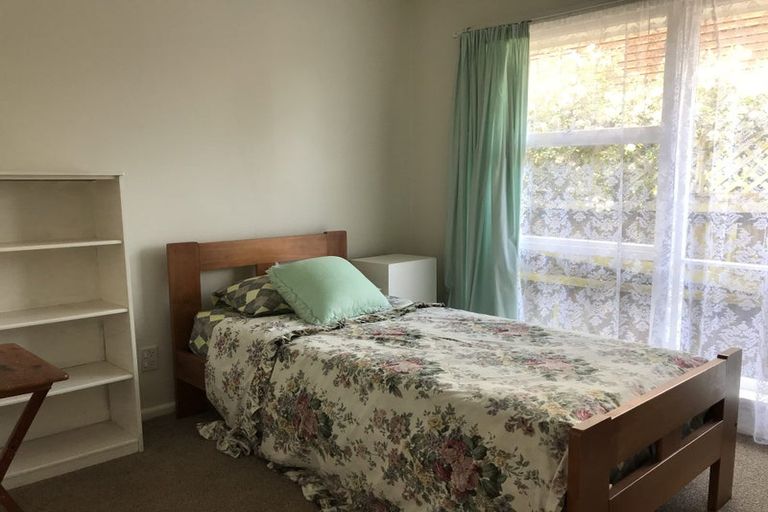 Photo of property in 1/271 Memorial Avenue, Burnside, Christchurch, 8053