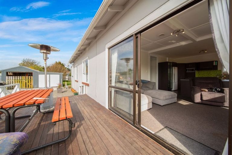 Photo of property in 37 Wallscourt Place, Normanby, Hawera, 4614