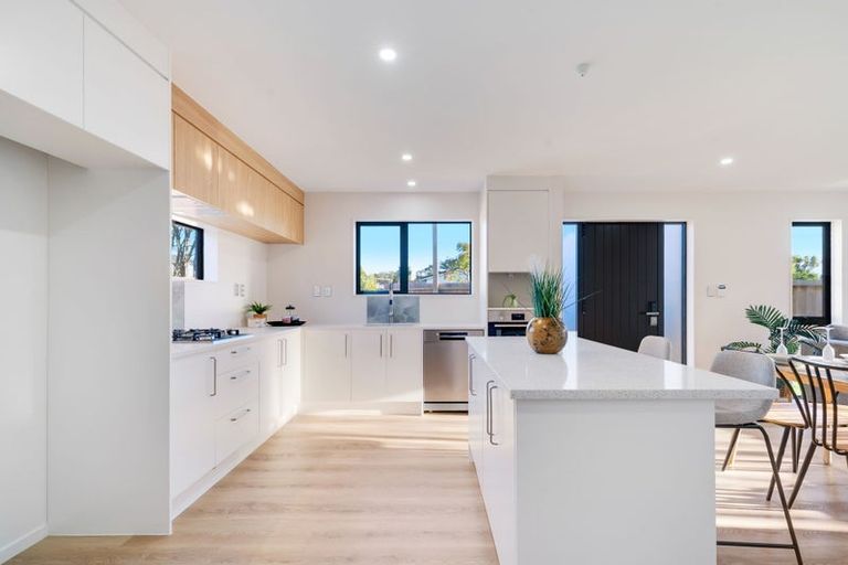 Photo of property in 2/34 Ashlynne Avenue, Papatoetoe, Auckland, 2025