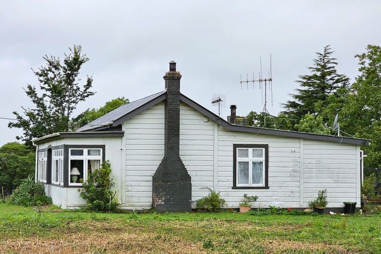 Photo of property in 156 Arapaepae Road, Levin, 5510