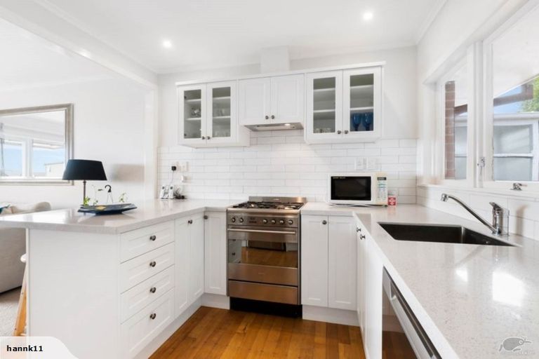 Photo of property in 1/73 Castor Bay Road, Castor Bay, Auckland, 0620