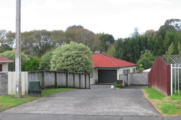 Photo of property in 9 Skybird Place, Glen Eden, Auckland, 0602