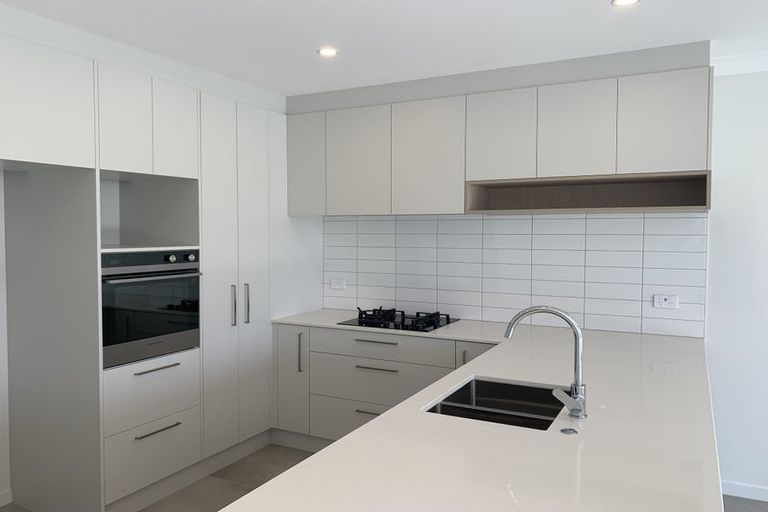 Photo of property in 9 Aquamarine Road, Rosehill, Papakura, 2113