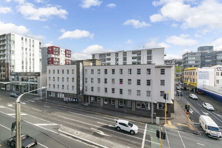 Photo of property in 4/66 Neil Avenue, Te Atatu Peninsula, Auckland, 0610