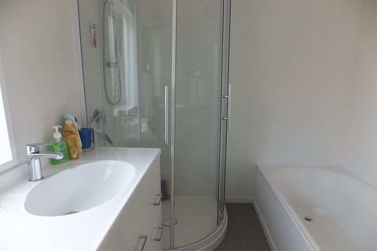 Photo of property in 211 Avonhead Road, Avonhead, Christchurch, 8042