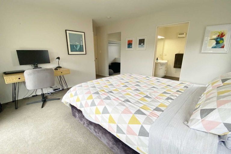 Photo of property in 2/37 Avonhead Road, Avonhead, Christchurch, 8042