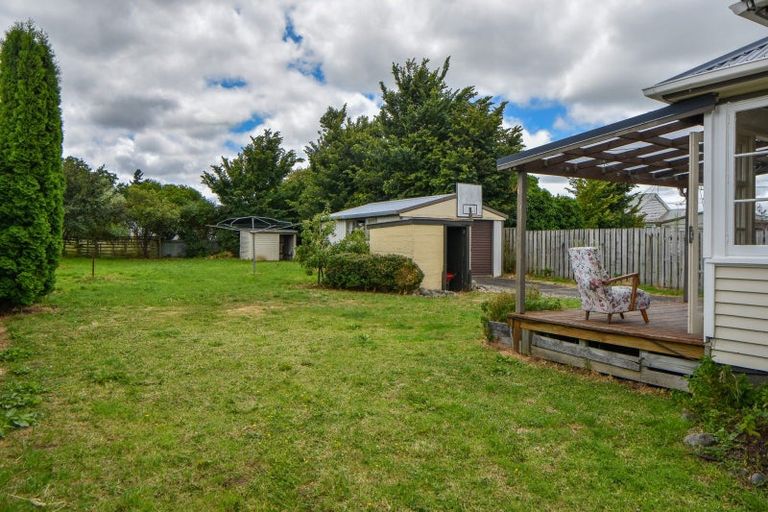 Photo of property in 2 Kent Street, Carterton, 5713