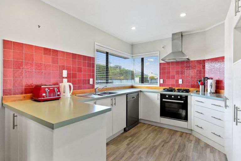 Photo of property in 61 Vardon Road, St Andrews, Hamilton, 3200