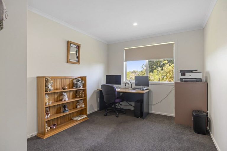 Photo of property in 18 Elena Place, Welcome Bay, Tauranga, 3112