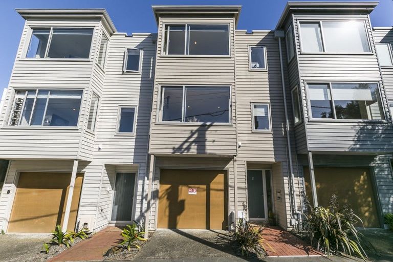 Photo of property in 2/15 Roxburgh Street, Mount Victoria, Wellington, 6011