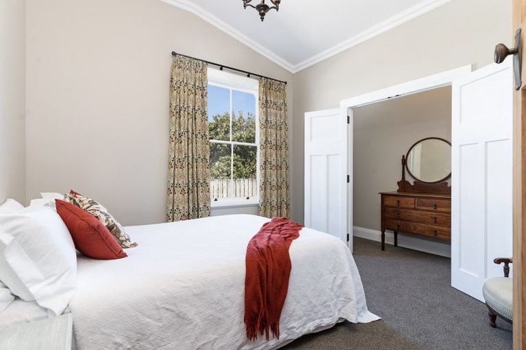 Photo of property in 260-262 High Street North, Carterton, 5713