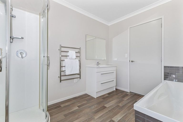 Photo of property in 15 Allendale Place, Morrinsville, 3300