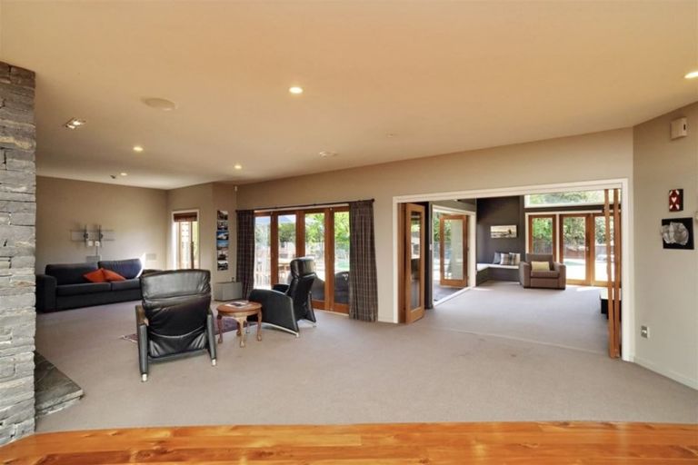 Photo of property in 242 Main Road, Moncks Bay, Christchurch, 8081
