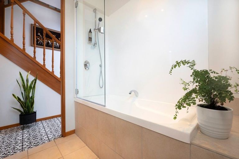 Photo of property in 136 Hunter Crescent, Wanaka, 9305