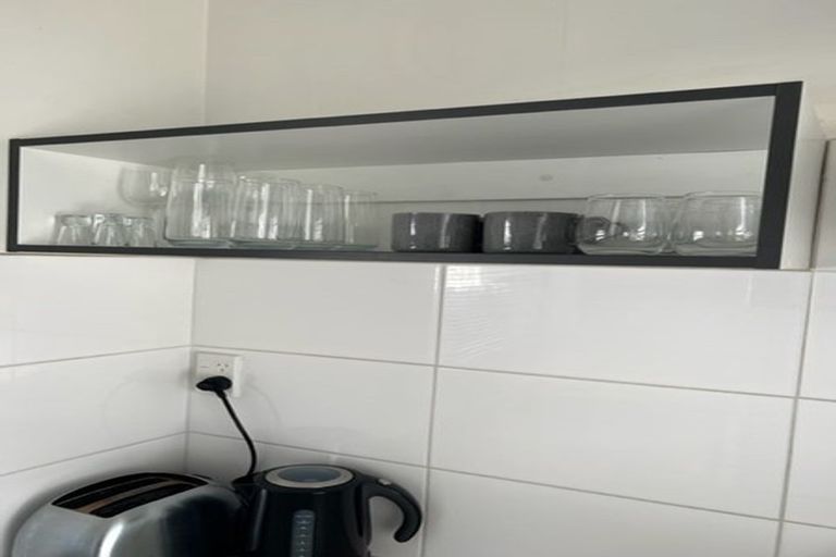 Photo of property in Beresford Apartments, 12/118 Russell Terrace, Berhampore, Wellington, 6023