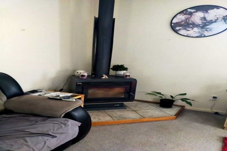 Photo of property in 1 Colonel Place, Featherston, 5710