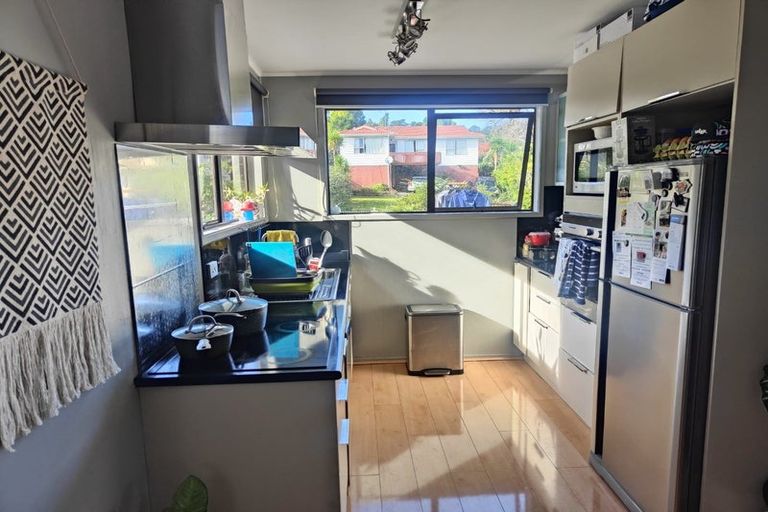 Photo of property in 6 Garner Place, Glenfield, Auckland, 0629