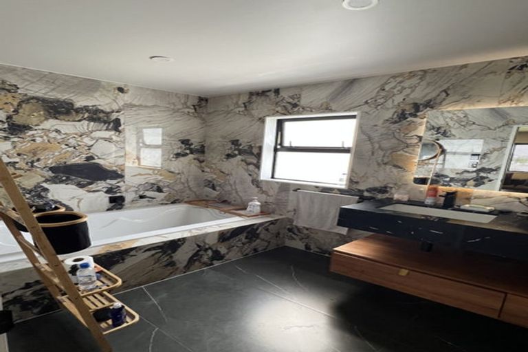 Photo of property in 3 Wyon Way, Flat Bush, Auckland, 2016