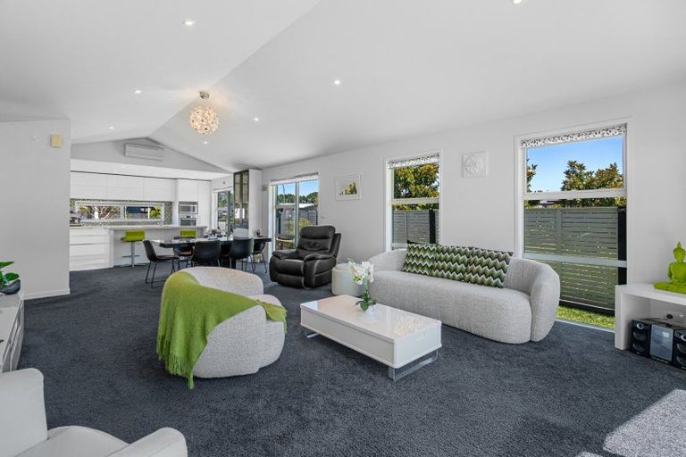 Photo of property in 22 Saint Pauls Drive, Brookfield, Tauranga, 3110
