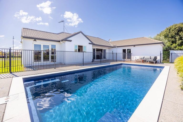 Photo of property in 11 Gavin Heights, Rototuna, Hamilton, 3210