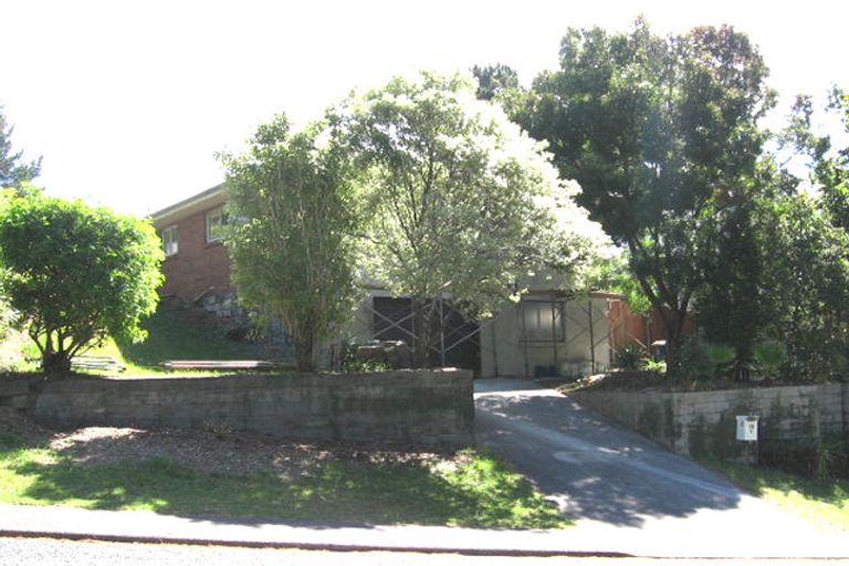 Photo of property in 2/15 Saddleback Rise, Murrays Bay, Auckland, 0630