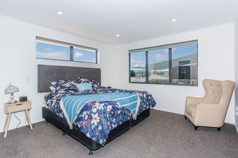 Photo of property in 16 Lippiatt Crescent, Pokeno, 2402