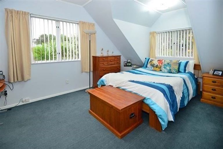 Photo of property in 7 Tacitus Place, Totara Vale, Auckland, 0629
