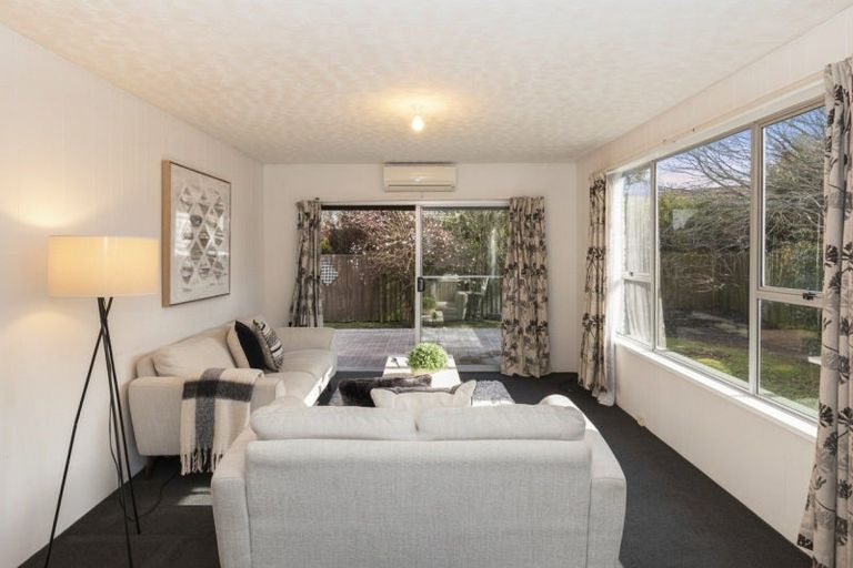 Photo of property in 2/12 Steadman Road, Broomfield, Christchurch, 8042