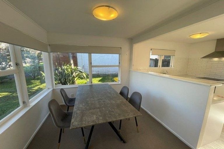 Photo of property in 15 Agincourt Street, Glenfield, Auckland, 0629
