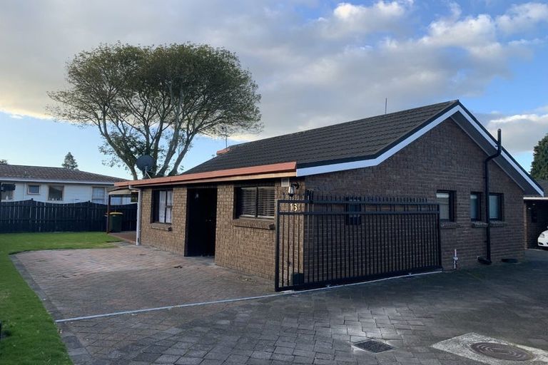 Photo of property in 1/16 Frank Evans Place, Henderson, Auckland, 0610