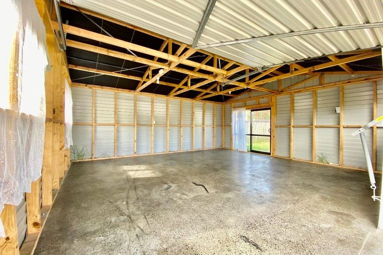 Photo of property in 76 Boundary Road, Clover Park, Auckland, 2019