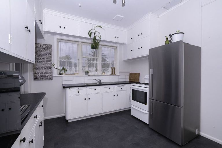 Photo of property in 30 Lemon Street, Otaki, 5512