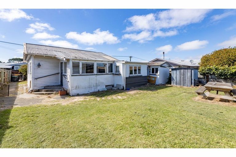 Photo of property in 393 Bower Avenue, Parklands, Christchurch, 8083