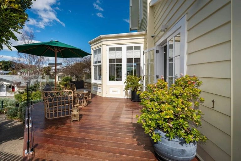 Photo of property in 14 Cameron Road, Bluff Hill, Napier, 4110