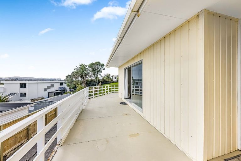 Photo of property in 47 Moffat Road, Red Beach, 0932