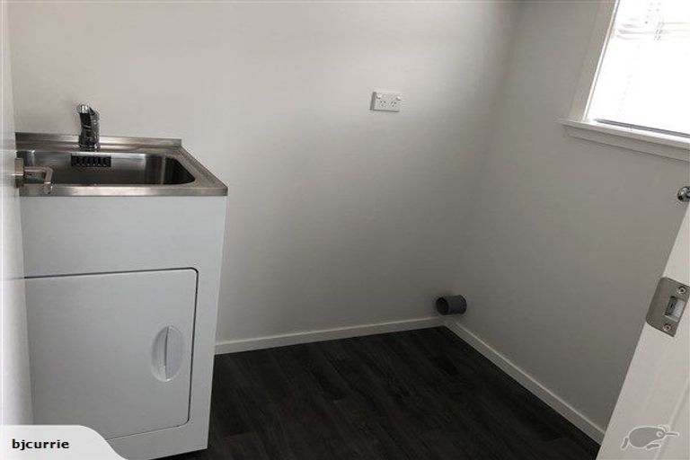 Photo of property in 35 Lombard Street, Palmerston North, 4410