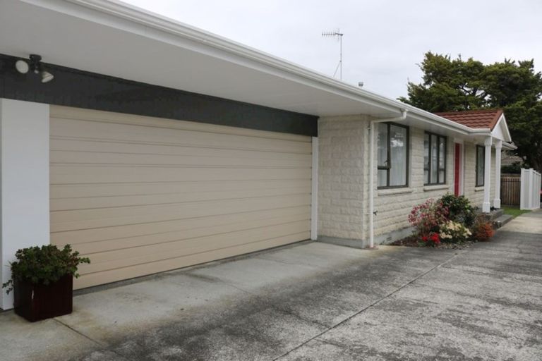 Photo of property in 19a Totara Crescent, Woburn, Lower Hutt, 5010