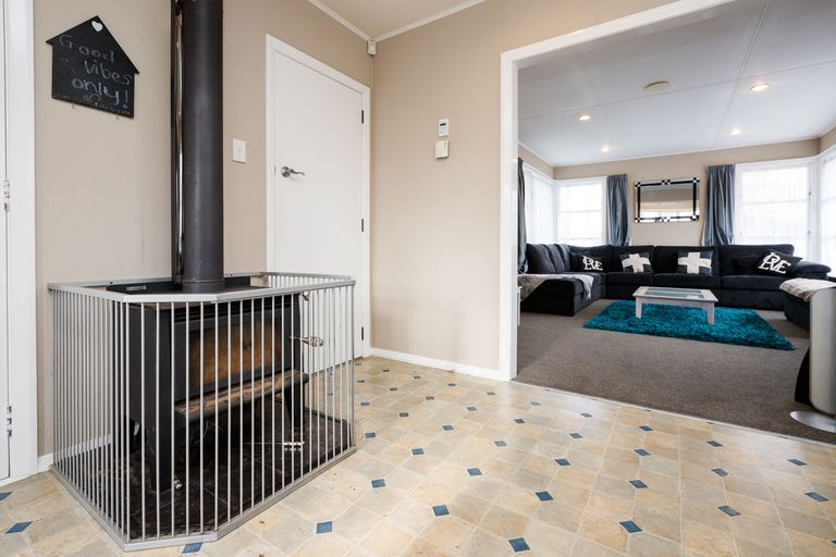 Photo of property in 18 Catlins Crescent, Milson, Palmerston North, 4414