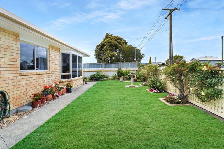 Photo of property in 19 Waverley Street, Elgin, Gisborne, 4010