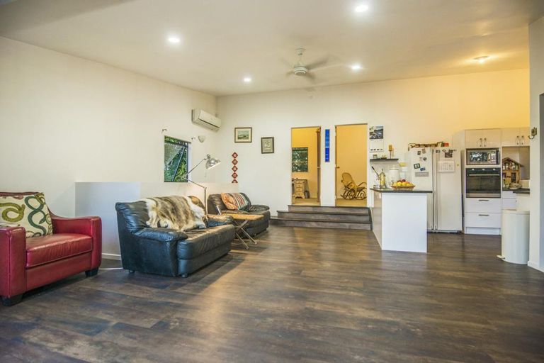 Photo of property in 59 Laingholm Drive, Laingholm, Auckland, 0604