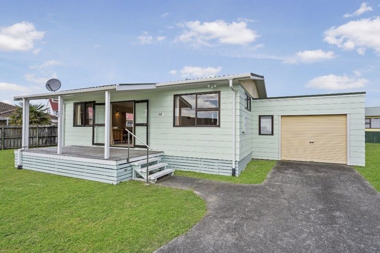 Photo of property in 105 Chartwell Avenue, Whangamata, 3620