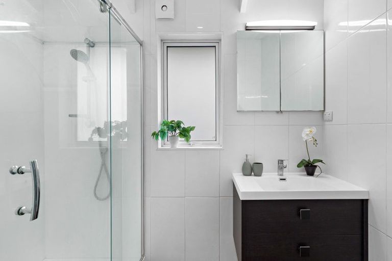 Photo of property in 1/6 Mcleod Road, Weymouth, Auckland, 2103