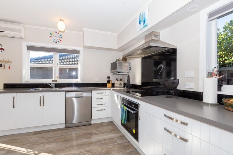 Photo of property in 21 Weir Place, Hoon Hay, Christchurch, 8025