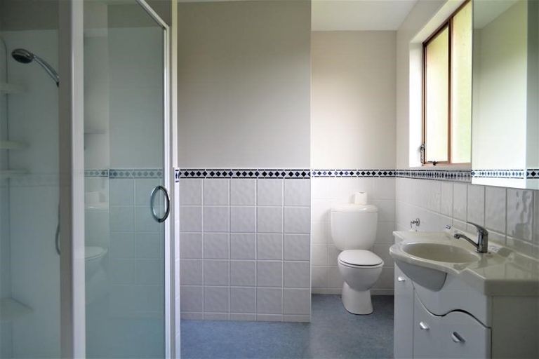 Photo of property in 136 Curtis Street, Northland, Wellington, 6012