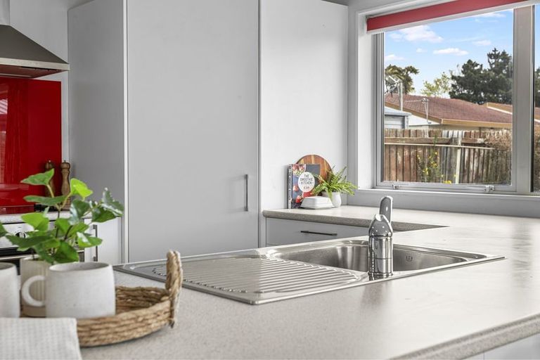 Photo of property in 11 Lenton Street, Aranui, Christchurch, 8061