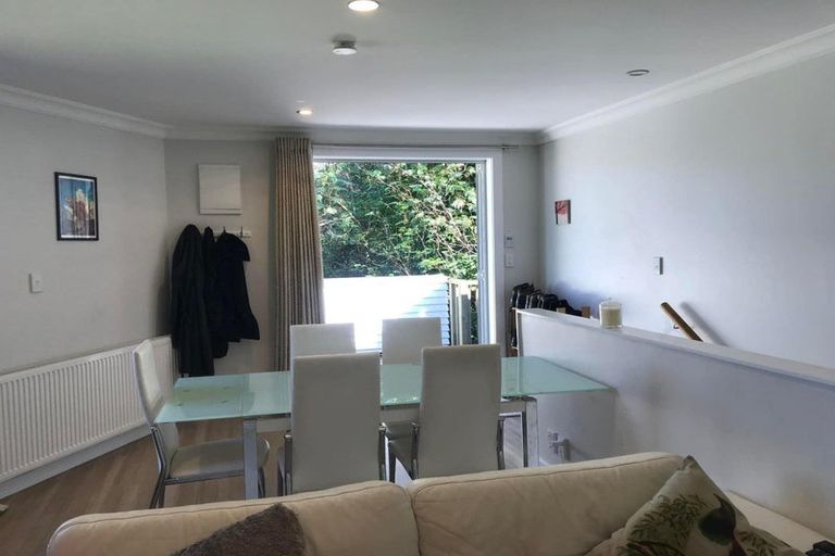 Photo of property in 87b Kelburn Parade, Kelburn, Wellington, 6012