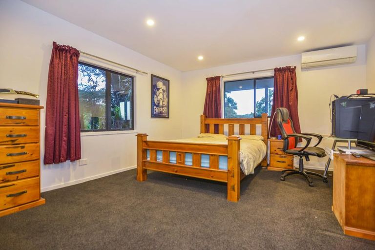 Photo of property in 59 Laingholm Drive, Laingholm, Auckland, 0604
