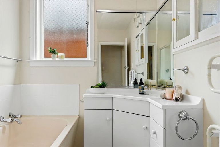 Photo of property in 1 Deepdale Street, Burnside, Christchurch, 8053